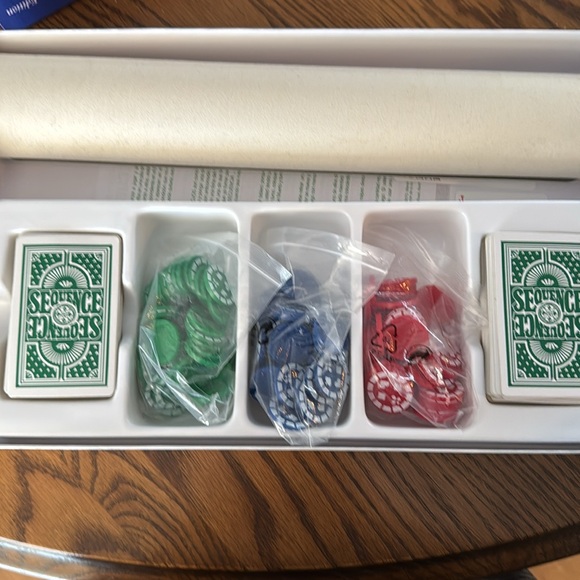 Sequence Game - Preowned, Deluxe Edition - Picture 8 of 8